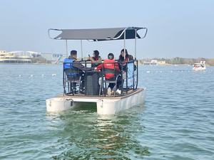 เรือไฟฟ้าปิกนิกแบบกันลื่น ทนทานต่อเชื้อรา เป็นมิตรกับสิ่งแวดล้อม เหมาะสำหรับการล่องเรือแบบแคทามารัน พร้อมทุ่นลอยน้ำสำหรับพักผ่อน - Product Image 5