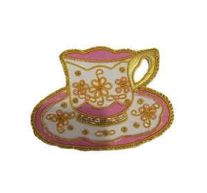 Adorno navideño hecho a mano de taza de té rosa y blanca, decoración colgante de taza de té bordada con Zardozi, fabricante y proveedor. - Product Image 1