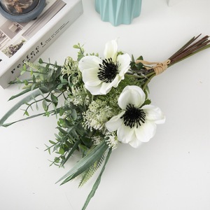 Bouquet de fleurs artificielles CallaFloral Camélia en PVC souple pour décoration intérieure et accessoires de mariage CF01155 - Product Image 3
