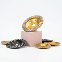 Meule abrasive turbo personnalisable pour commande en gros avec segments striés, meule diamantée en forme de coupelle pour béton et pierre