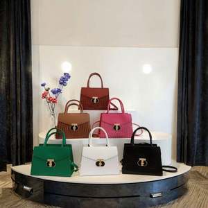 Nuevo bolso de hombro portátil exquisito de estilo coreano que combina con todo, bolso cruzado sencillo y elegante para mujer. - Product Image 3