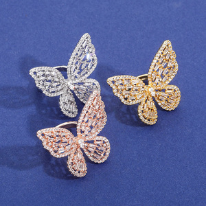 Nuovo Anello Semplice e Lussuoso con Farfalla in Strass, Placcato Oro Vintage, Regolabile, per Donne, Gioielli alla Moda, Regali di Nozze - Product Image 2