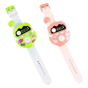 Ensemble de talkie-walkie pour enfants - Portée de 300 m, <span class=keywords><strong>radio</strong></span> bidirectionnelle avec horloge numérique et cordon portable pour les jeux en extérieur/intérieur - Product Image 2