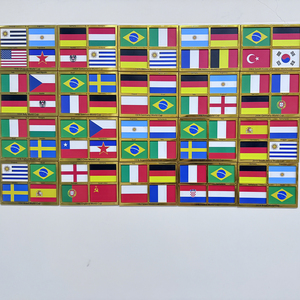 Bộ quà tặng CS bán chạy nhất: Cúp vô địch bóng đá thế giới, bộ 4 cờ kỷ niệm, in ấn tinh tế, bền, thể thao, có thể tái chế - Product Image 1