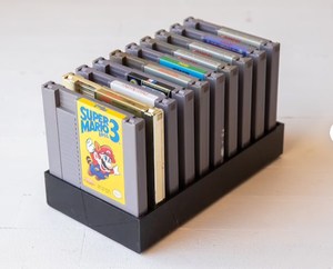 Yageli fabbrica all'ingrosso nero acrilico NES cartuccia stand per la collezione di videogiochi retrò - Product Image 2