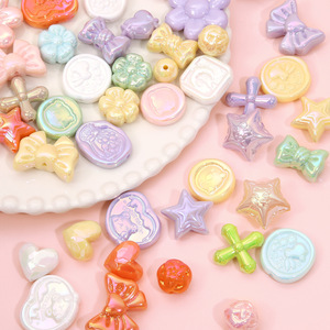 Coloré <span class=keywords><strong>fait</strong></span> à la main bricolage <span class=keywords><strong>maison</strong></span> coque de téléphone chaîne Huhoo lait acrylique perles plates arc coeur conception plastique Lucite bijoux - Product Image 1