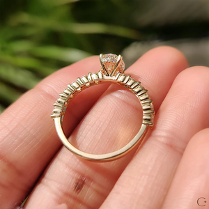 Bague moderne en diamant de laboratoire, coupe de haute qualité, finition scintillante, plaqué or 14 carats, diamants incrustés, pour cadeau de mariage pour femme - Product Image 2