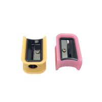Taille-crayon de couleur monotrou pour enfants Meilleure qualité vente en gros chaude petite papeterie portable taille-crayon personnalisé pour les écoles