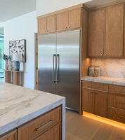Meubles de cuisine modulaires écologiques en placage de chêne de style américain avec îlot et évier en quartz pour villa