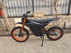 Motos électriques tout-terrain pour sports d'aventure, 72V 4500W, batterie au lithium, moteur 4500W, 61-80 km d'autonomie - Product Image 4