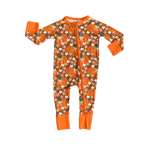 Précommande Combinaison-pyjama personnalisée OEM pour bébés filles, à manches longues, douce et extensible, avec motifs feuilles, tracteurs et citrouilles, zippée, pour l'automne - Product Image 6