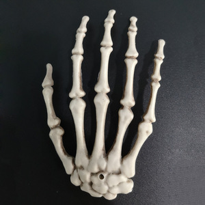 Decorazioni Creative per Bar, Accessori Spaventosi, Mano di Scheletro Finta, Decorazione Halloween da Appendere - Product Image 6