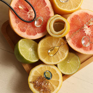 Europa Verenigde Staten Grensoverschrijdende Nieuwe Gepersonaliseerde 18K Gold Plating Touw Ketting Water Drop Glas Ovale Hanger Trendy Voor Vrouwen - Product Image 5