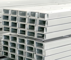 A36 A572 Grado 50 S235Jr S355Jr Ss401 40 # A 28 # B 18 # A 12.6 #   Profilato a U in Acciaio Zincato, <span class=keywords><strong>Canale</strong></span> in Acciaio al Carbonio a Forma di U - Product Image 1