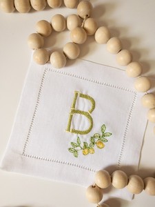 Serviette de cocktail en lin personnalisée brodée de citrons blancs, monogramme, 6"x6" - Product Image 2