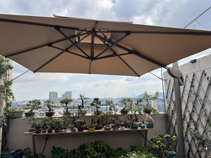 Parasol cantilever carré en aluminium et acier, résistant aux intempéries, avec structure en fer et polyester 230g, pour mobilier d'extérieur moderne, cour et <span class=keywords><strong>salon</strong></span> - Product Image 5