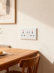 <strong>UK</strong> Standard Durable White Double <strong>13A</strong> Single Pole Plastic <strong>Socket</strong> with Light Suitable for Modern Home Office Hotel Rooms - Product Image 1