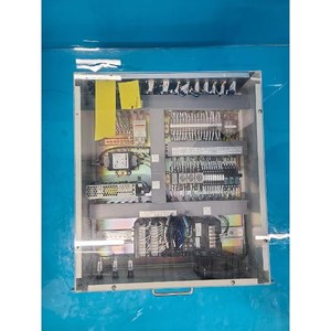 กล่องอุปกรณ์ Leybold PM3 UTILITY IF มือสอง สภาพเดิม อะไหล่อุปกรณ์เซมิคอนดักเตอร์รุ่นเก่า - Product Image 1