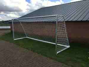 Filet d'entraînement de football pliable de haute qualité et durable, taille standard, en polyester/PP écologique - Product Image 3