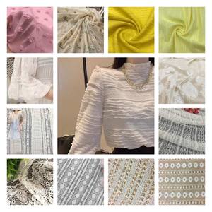 Tissu en mousseline à volants en vente en gros, tissu plissé en tulle pour la confection de robes - Product Image 6