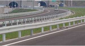 Đôi sóng thép đường cao tốc hộ Lan Tôn sóng tai nạn rào cản bên đường kim loại bảo vệ đường sắt tấm giá mỗi mét đường an toàn hàng rào - Product Image 2