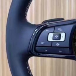 Volante Deportivo de Cuero Totalmente Negro Compatible con Volkswagen VW Polo MK7 Passat Golf 4 5 6 7 8 GTI <span class=keywords><strong>R</strong></span> <span class=keywords><strong>Line</strong></span> MK5 MK6 MK7 MK8 - Product Image 3