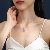 Collier pendentif goutte d'eau en moissanite plaqué argent 1 carat avec chaîne en câble - Cadeau tendance pour femme et unisexe pour mariage/anniversaire