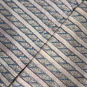 Tela de Algodón Premium con Estampado a Mano - Motivo de Rayas Geométricas en Rosa Pastel y Azul Índigo, Estilo Étnico Jaipuri - Product Image 5