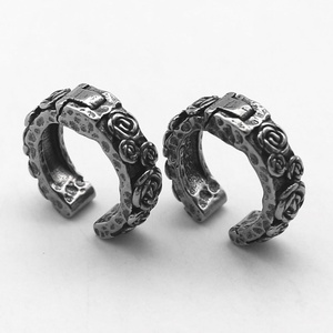 ต่างหูหนีบผู้ชาย สแตนเลส 316L กันน้ำ ไม่หมอง สีโรส แกะสลัก ลายพังก์ อินดัสเทรียล สำหรับผู้ชาย - Product Image 4