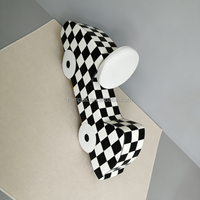Voiture à bascule en mousse à motif à carreaux personnalisé, jouet de jeu de rôle pour enfants, pour aire de jeux intérieure et extérieure, idéal pour la location lors d'événements, de fêtes et de centres commerciaux