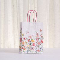 Sacs en papier kraft imprimés flexographiques personnalisés pour l'emballage de cadeaux de café et de bougies, sacs fourre-tout avec logo et poignée, style simple et frais