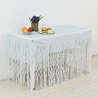 Jupe de table élégante en plastique motif goutte de pluie, design à lame incurvée, broderie animale, non-tissé, accessoire exquis pour mariage et banquet
