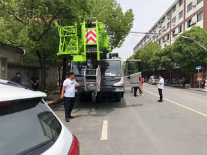 <span class=keywords><strong>Grue</strong></span> de camion hydraulique ZTC700H de 70 tonnes, <span class=keywords><strong>grue</strong></span> <span class=keywords><strong>mobile</strong></span> polyvalente pour la construction, <span class=keywords><strong>location</strong></span>, levage de charges lourdes - Product Image 2