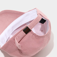 Casquette de baseball unisexe personnalisée en coton 2026, couleur unie, calotte souple, style bec de canard, effet amincissant pour le visage, 6 panneaux, réglable