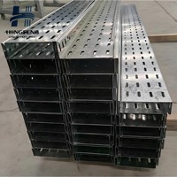 Fournisseur de gaines de câblage perforées GI – Caisse de câblage ventilée en acier avec couvercle pour le routage des câbles réseau et d'alimentation en intérieur
