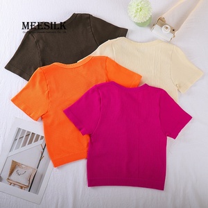 Áo crop top nữ cổ tròn chất liệu gân, tay ngắn, ôm sát body, kiểu dáng cơ bản, thời trang năm 2025 - Product Image 4