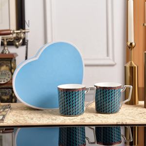 Tasse en céramique de porcelaine fine à motif stéréoscopique classique de luxe, la plus vendue, avec anse plaquée or, écologique, isotherme chaud/froid - Product Image 3