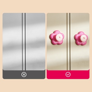 Crochets muraux puissants en plastique coloré pour accessoires de salle de bain, ventouses murales pour serviettes et vêtements - Product Image 2