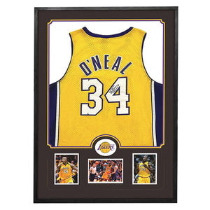 Cadre en bois massif personnalisé pour <span class=keywords><strong>maillot</strong></span> de football, basketball, <span class=keywords><strong>NBA</strong></span>, collection commémorative, avec signature Ronaldo, pour <span class=keywords><strong>maillot</strong></span> de football ou de basketball. - Product Image 4