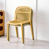 Chaise de salle à manger moderne en plastique, style nordique minimaliste, chaise d'appoint de loisirs avec dossier à lattes verticales pour mobilier de café et de restaurant