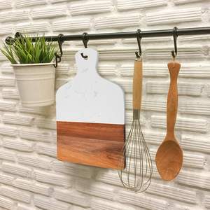 Planche à fromage et charcuterie rectangulaire en bois d'acacia marbré, style populaire, logo personnalisé, vente en gros - Product Image 5