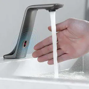 Baño moderno Fregadero inteligente sin contacto Sensor infrarrojo Grifo automático Grifos de agua con sentido de latón