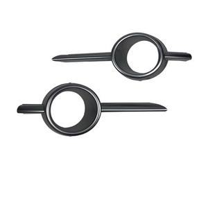 Embellecedor de Plástico para Faro Antiniebla Suzuki Swift 99173-52R00 con Fijación por Tornillos - Product Image 1