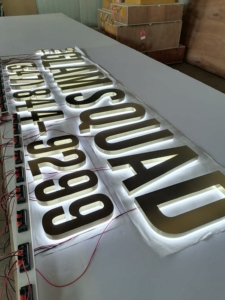 Letrero Comercial Retroiluminado con LED, Letrero <span class=keywords><strong>de</strong></span> Acero Inoxidable Dorado Cepillado, <span class=keywords><strong>Letras</strong></span> Retroiluminadas con Halo <span class=keywords><strong>de</strong></span> Acero Inoxidable - Product Image 4
