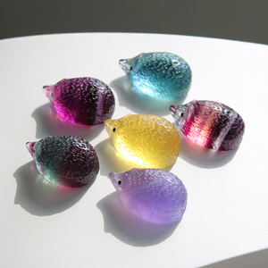 Tay chạm khắc cầu vồng tự nhiên fluorite HEDGEHOG điêu khắc pha lê động vật trang trí cho trang trí nội thất - Product Image 2