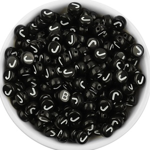 Perles <span class=keywords><strong>de</strong></span> lettres <span class=keywords><strong>de</strong></span> <span class=keywords><strong>l</strong></span>'alphabet acrylique perles <span class=keywords><strong>de</strong></span> coeur d'<span class=keywords><strong>amour</strong></span> blanc noir pour la fabrication <span class=keywords><strong>de</strong></span> bijoux à bricoler soi-même - Product Image 4