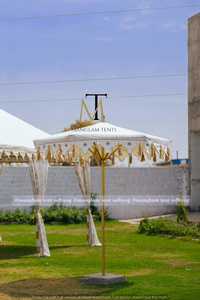 Sombrilla Impermeable para Eventos al Aire Libre con Borlas Decorativas y Poste Resistente, Soporte Elegante - Product Image 3