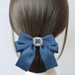 Accessoires de coiffure professionnels en gros : fleurs pour cheveux, nœuds en maille, coiffes pour infirmières, hôtels, banques, serveurs, et décorations capillaires pour fêtes - Product Image 1