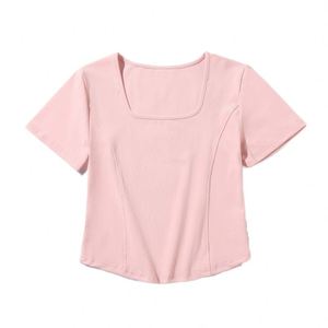 Camiseta feminina de manga curta manga curta com estampa geometrica versatil e premium da colecao verao 2026 - Product Image 1