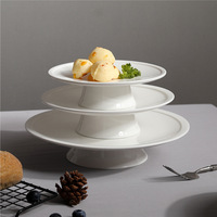 Plateau de service en céramique blanche sur piédestal, supports à gâteaux de tailles variées pour desserts, fêtes, maison, restaurant et traiteur